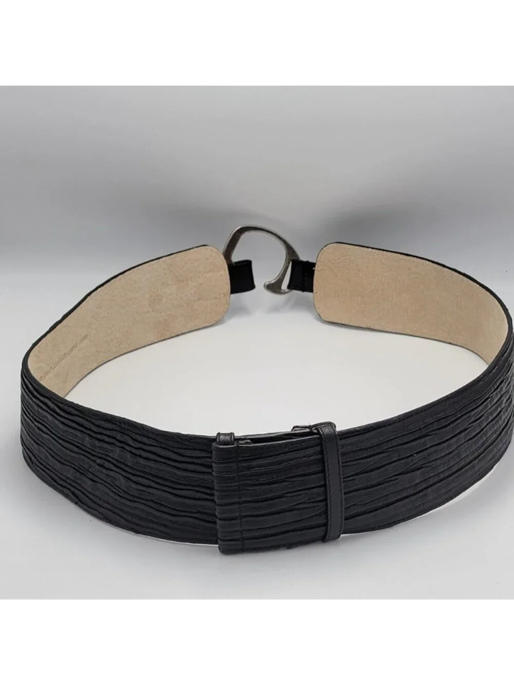 Black Embossed Leather Belt With Silver-Tone Horseshoe Buckle Adjustable Design